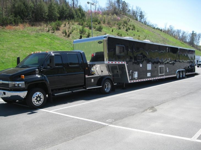 CHRIS JOHNSON
Maryville, TN
Pace 52' Shadow GT
Living Quarters

