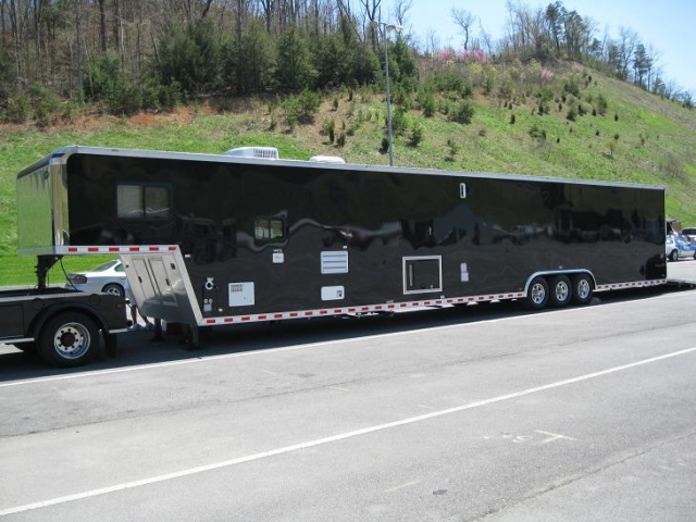 CHRIS JOHNSON
Maryville, TN
Pace 52' Shadow GT
Living Quarters

