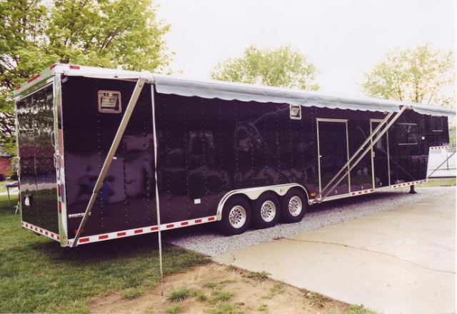 SCOTTY DUNN
Frankfort, KY
Pace 46' Big Foot
Living Quarters
